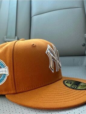9FIFTY Gray-Brim Orange Interior Fitted Cap